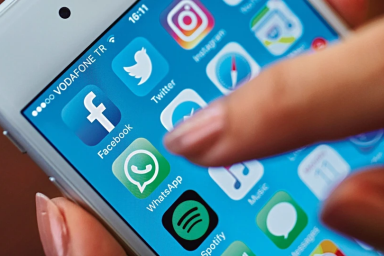 Procurile informacije o skoro 500 milijuna korisnika WhatsAppa