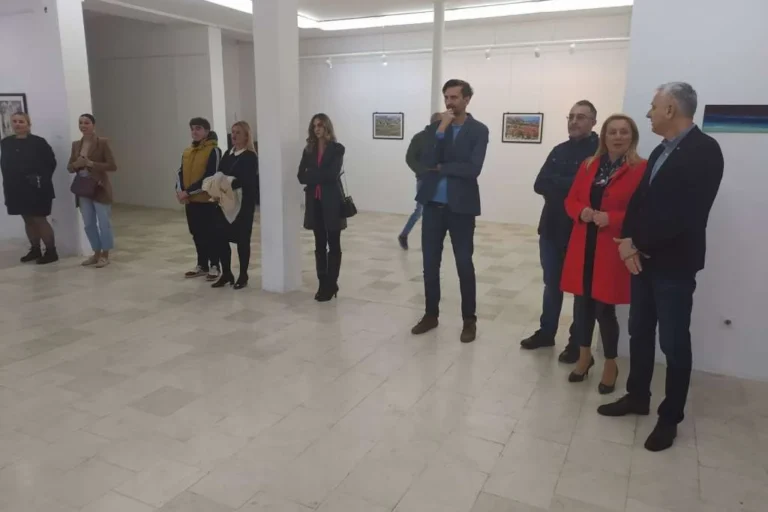 Otvarenjem Jesenjenog likovnog salon, predstavljeno preko 50 djela