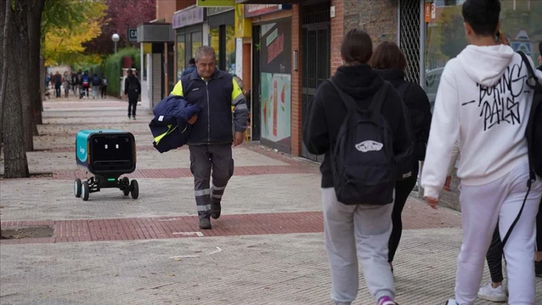 Roboti za dostavu na ulicama Alcobendasa