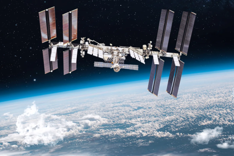 Četri svemirska putnika se vraćaju sa ISS-a