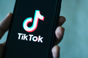 Još jedna zemlja zabranila upotrebu TikTok-a na službenim uređajima
