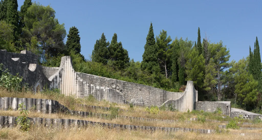 Partisan_Memorial_Cemetery_Mostar_06