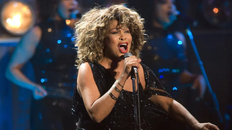 Preminula slavna pjevačica Tina Turner