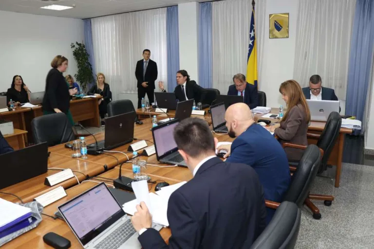 Vlada Federacije Bosne i Hercegovine